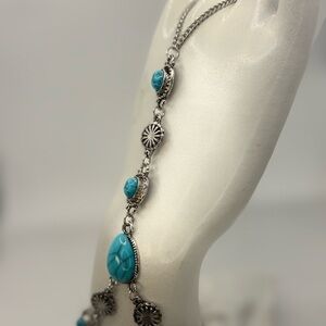 Elegant Silver and Turquoise Necklace